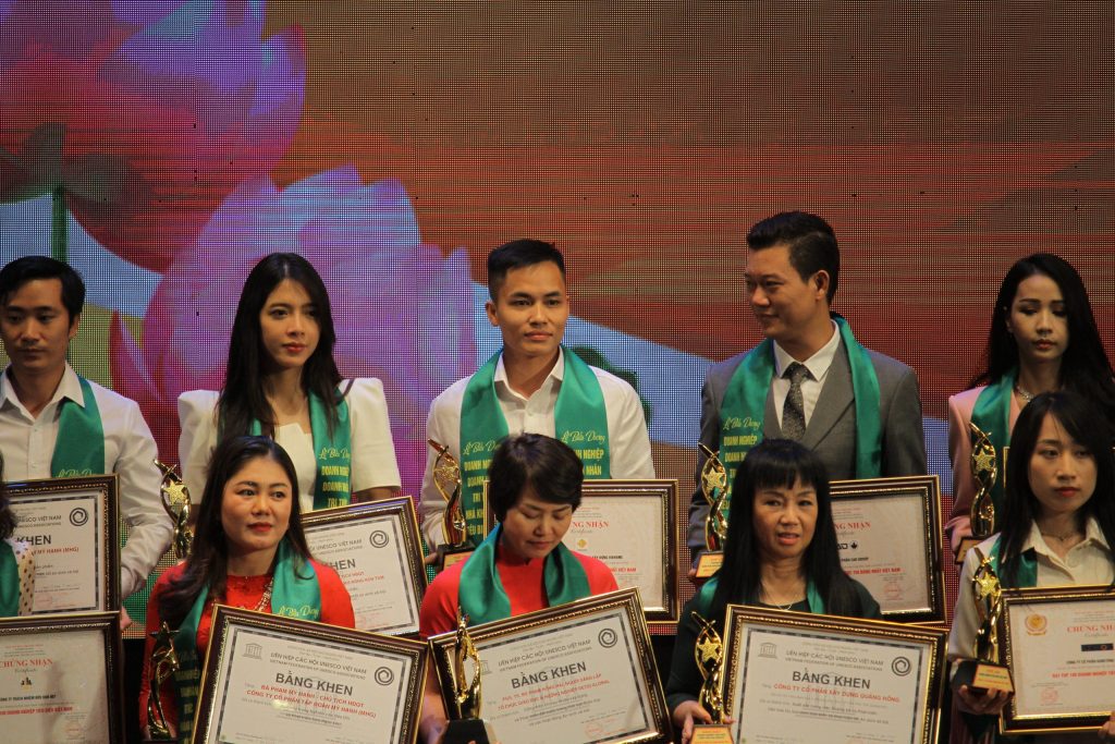 Chủ tịch VIBHOME nhận giải thưởng